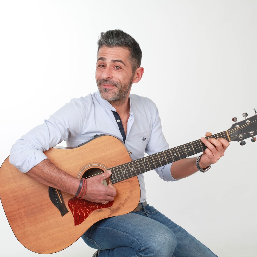 Bertrand Professeur eveil et chant musical Bordeaux